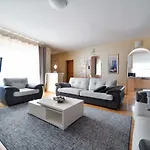 Deluxe Apartment Valentina